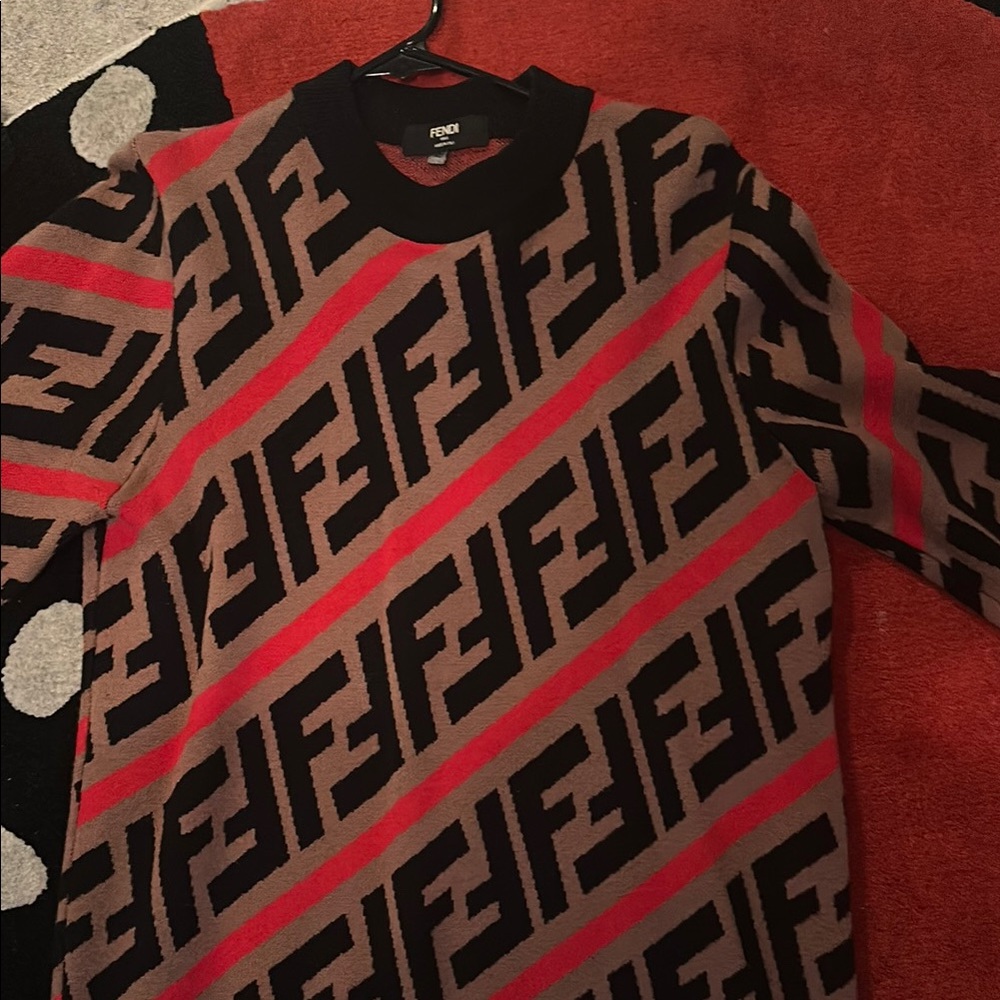 Fendi Men's Sweater in Black and Red Pattern